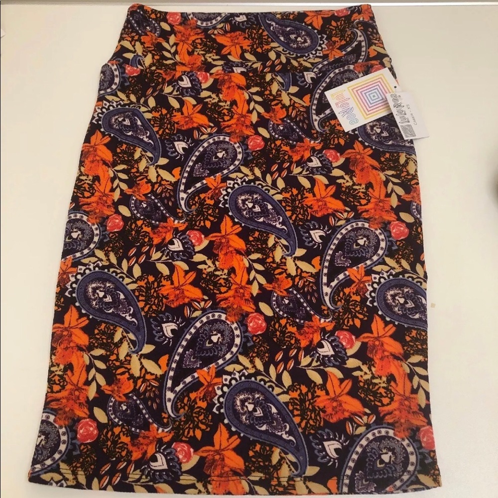 LulaRoe Cassie skirt size XS NEW with tags